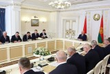 Фото: Александр Лукашенко провел совещание по вопросам реализации инвестиционных проектов в рамках инициативы «Один район - один проект» Фото: Александр Лукашенко провел совещание по вопросам реализации инвестиционных проектов в рамках инициативы «Один район - один проект»