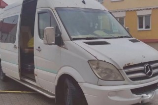 Фото: Лидская ГАИ задержала микроавтобус с рядом нарушений