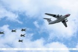 Фото: Александр Лукашенко: история отечественной авиации - это многие страницы о доблести, мужестве и стойкости Фото: Александр Лукашенко: история отечественной авиации - это многие страницы о доблести, мужестве и стойкости