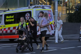 Фото: 7NEWS: человек, говоривший на русском языке, дал отпор нападавшему в ТЦ Сиднея