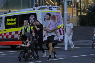 Фото: 7NEWS: человек, говоривший на русском языке, дал отпор нападавшему в ТЦ Сиднея