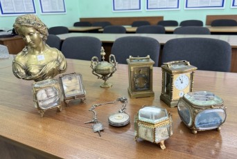Фото: Попытку незаконного перемещения через границу культурных ценностей выявили гродненские таможенники Фото: Попытку незаконного перемещения через границу культурных ценностей выявили гродненские таможенники