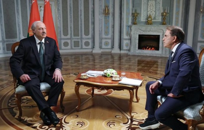 Фото: Александр Лукашенко дает интервью журналисту телеканала RT Рику Санчесу Фото: Александр Лукашенко дает интервью журналисту телеканала RT Рику Санчесу