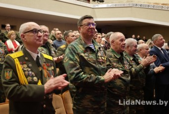 Фото: Праздничная концертная программа «Славься, армия родная!» Фото: Праздничная концертная программа «Славься, армия родная!»