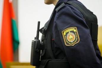 Фото: Гуляющих после 23:00 детей могут забрать в отделение милиции – что нужно знать родителям Фото: Гуляющих после 23:00 детей могут забрать в отделение милиции – что нужно знать родителям
