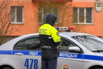 Фото: Наряды ГАИ на постоянной основе дежурят вблизи пешеходных переходов с целью выявления нарушений Фото: Наряды ГАИ на постоянной основе дежурят вблизи пешеходных переходов с целью выявления нарушений