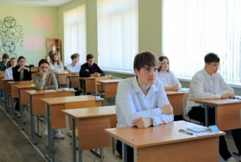 Фото: В Беларуси провели централизованное тестирование по второму профильному предмету на выбор Фото: В Беларуси провели централизованное тестирование по второму профильному предмету на выбор