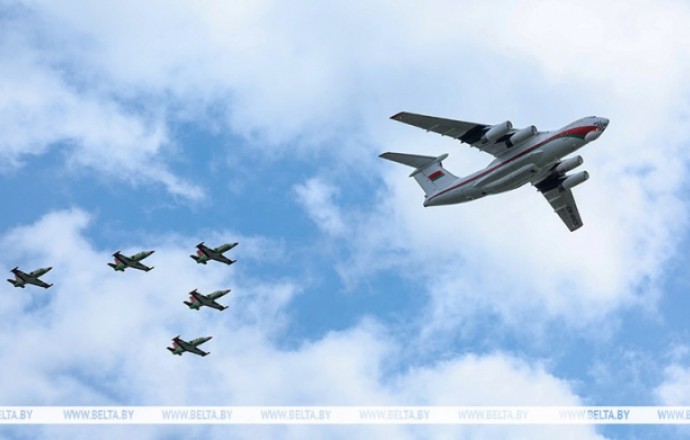 Фото: Александр Лукашенко: история отечественной авиации - это многие страницы о доблести, мужестве и стойкости Фото: Александр Лукашенко: история отечественной авиации - это многие страницы о доблести, мужестве и стойкости