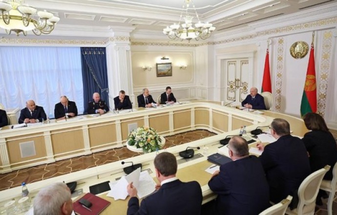 Фото: Работа антикризисных управляющих, выплата заработка и электронные сигареты. Темы совещания Александра Лукашенко с Совмином Фото: Работа антикризисных управляющих, выплата заработка и электронные сигареты. Темы совещания Александра Лукашенко с Совмином