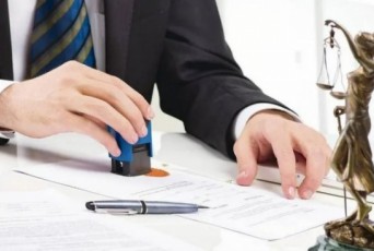 Фото: 13 марта нотариусы Беларуси будут консультировать бесплатно в честь Дня Конституции Беларуси Фото: 13 марта нотариусы Беларуси будут консультировать бесплатно в честь Дня Конституции Беларуси